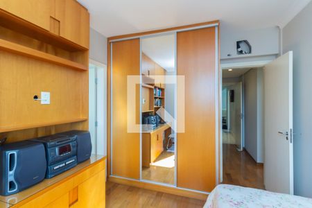 Apartamento à venda com 146m², 4 quartos e 4 vagas Apartamento à venda com 146m², 4 quartos e 4 vagasQuarto