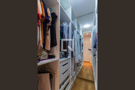 Apartamento à venda com 146m², 4 quartos e 4 vagas Apartamento à venda com 146m², 4 quartos e 4 vagasCloset