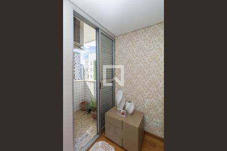 Apartamento à venda com 146m², 4 quartos e 4 vagas Apartamento à venda com 146m², 4 quartos e 4 vagasSacada