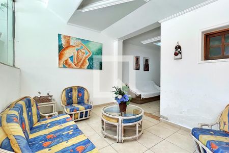 Sala de casa à venda com 6 quartos, 528m² em Jardim Santa Mena, Guarulhos