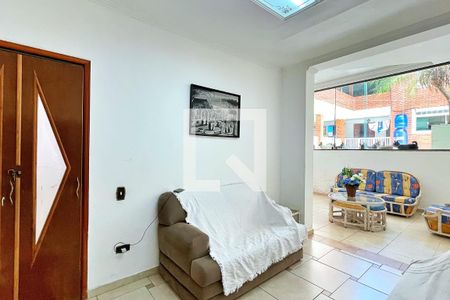 Sala de casa à venda com 6 quartos, 528m² em Jardim Santa Mena, Guarulhos