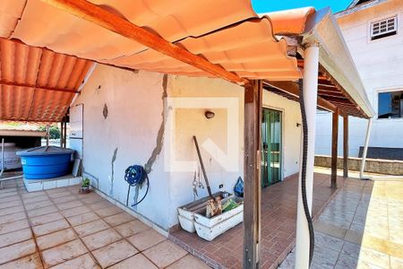 Casa à venda com 528m², 6 quartos e 3 vagasVaranda do Sótão