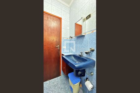 Casa à venda com 528m², 6 quartos e 3 vagasBanheiro 1