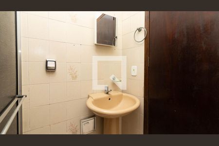 Banheiro de casa para alugar com 1 quarto, 60m² em Jardim Danfer, São Paulo