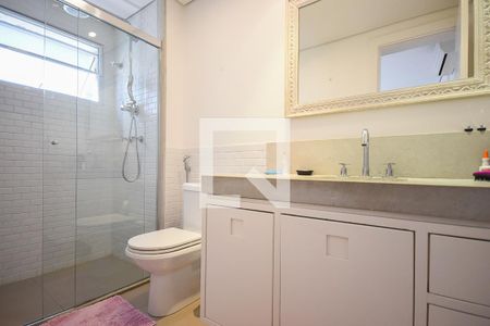 Casa de condomínio à venda com 180m², 4 quartos e 2 vagas Casa de condomínio à venda com 180m², 4 quartos e 2 vagasBanheiro Suíte 2