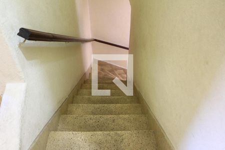 Escada de casa à venda com 3 quartos, 200m² em Penha de França, São Paulo