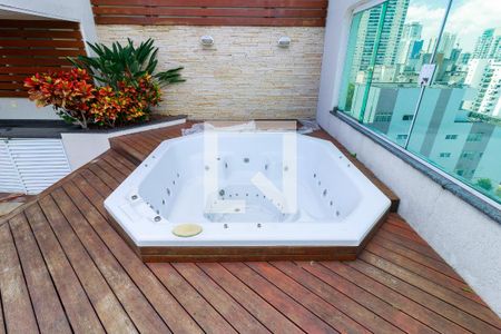 Apartamento à venda com 420m², 2 quartos e 2 vagasPiso 2 - Área Externa