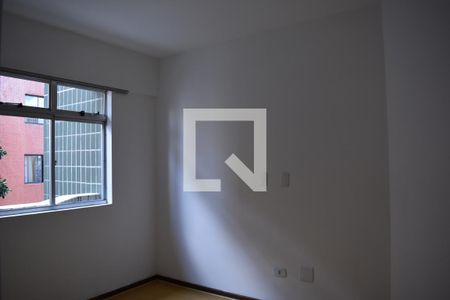 Quarto de apartamento para alugar com 1 quarto, 65m² em Centro, Curitiba