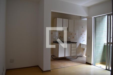 Sala de apartamento para alugar com 1 quarto, 65m² em Centro, Curitiba