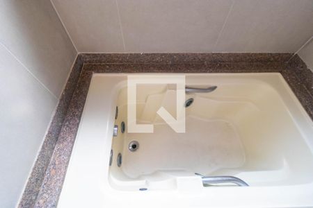 Apartamento à venda com 145m², 3 quartos e 2 vagasBanheiro da Suíte 03