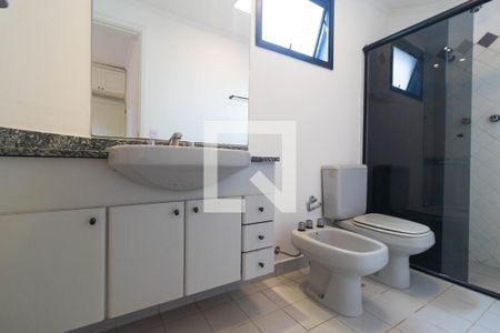 Apartamento à venda com 145m², 3 quartos e 2 vagasBanheiro da Suíte 02