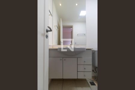Apartamento à venda com 145m², 3 quartos e 2 vagasBanheiro da Suíte 01