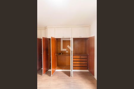 Apartamento à venda com 145m², 3 quartos e 2 vagasArmário da Suíte 03