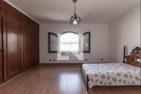 Casa para alugar com 350m², 3 quartos e 6 vagasSuíte 1