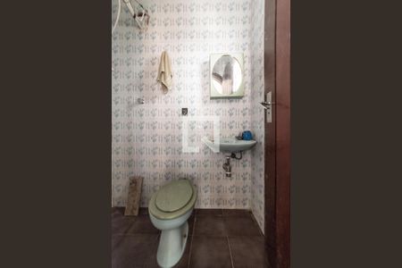 Casa para alugar com 350m², 3 quartos e 6 vagasBanheiro de Serviço