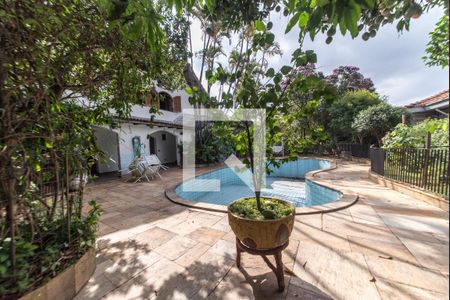 Casa para alugar com 350m², 3 quartos e 6 vagasQuintal - Piscina
