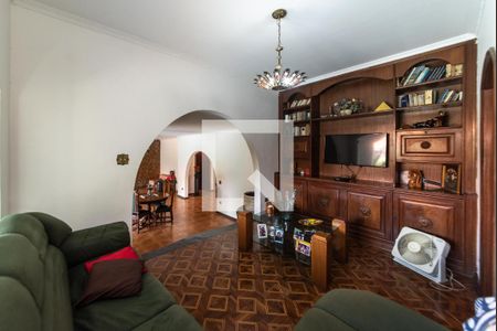 Casa para alugar com 350m², 3 quartos e 6 vagasSala de TV