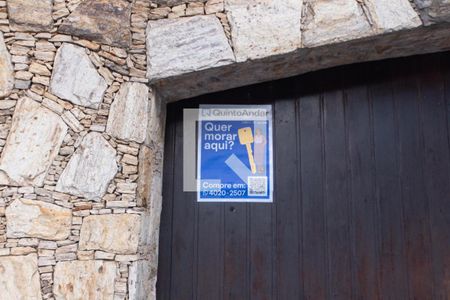 Casa para alugar com 350m², 3 quartos e 6 vagasPlaquinha