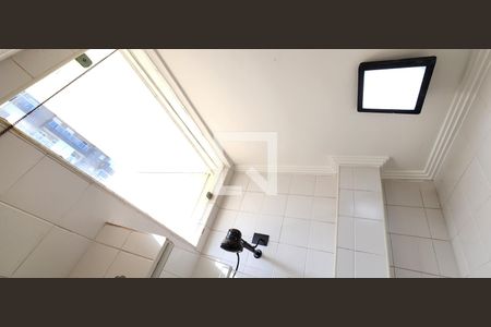 Apartamento para alugar com 70m², 2 quartos e sem vagaDetalhe do banheiro