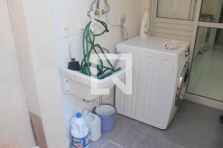 Casa de condomínio à venda com 96m², 3 quartos e 2 vagasÁrea de Serviço