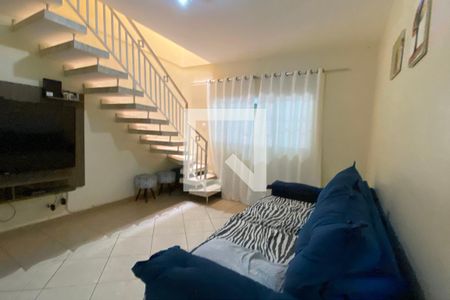 Sala de casa para alugar com 5 quartos, 200m² em Jardim Maria Helena, Barueri
