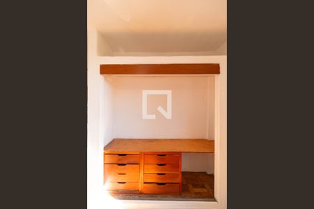 Apartamento para alugar com 44m², 2 quartos e 1 vaga Apartamento para alugar com 44m², 2 quartos e 1 vagaQuarto 01 - Armário