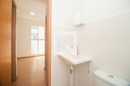 Banheiro de apartamento para alugar com 2 quartos, 44m² em Rubem Berta, Porto Alegre