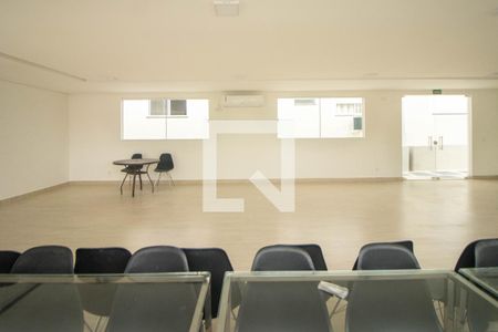 Apartamento para alugar com 44m², 2 quartos e 1 vaga Apartamento para alugar com 44m², 2 quartos e 1 vagaÁrea comum - Salão de festas