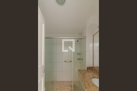 Banheiro de kitnet/studio à venda com 1 quarto, 31m² em Centro Histórico, Porto Alegre