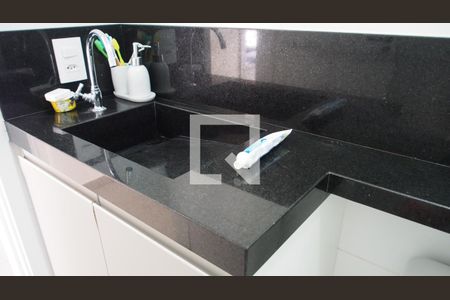 Apartamento à venda com 76m², 3 quartos e 2 vagasBanheiro