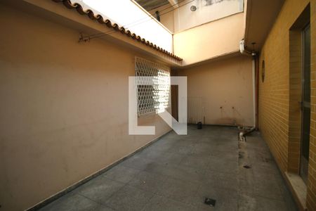 Casa à venda com 339m², 5 quartos e 1 vagaÁrea comum - Fundos