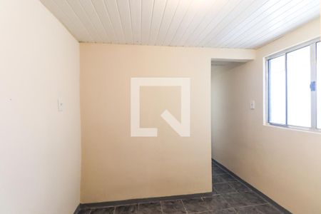 Sala de casa para alugar com 1 quarto, 20m² em Novo Mundo, Curitiba