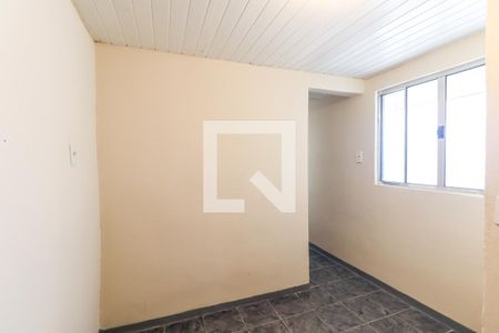 Sala de casa para alugar com 1 quarto, 20m² em Novo Mundo, Curitiba