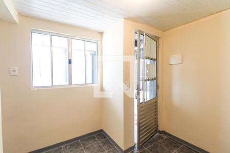 Sala de casa para alugar com 1 quarto, 20m² em Novo Mundo, Curitiba