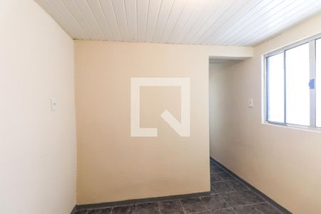 Sala de casa para alugar com 1 quarto, 20m² em Novo Mundo, Curitiba