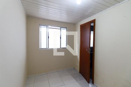 Quarto 1 de casa para alugar com 1 quarto, 20m² em Novo Mundo, Curitiba