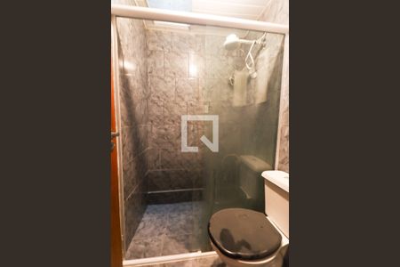 Banheiro Social de casa para alugar com 1 quarto, 20m² em Novo Mundo, Curitiba