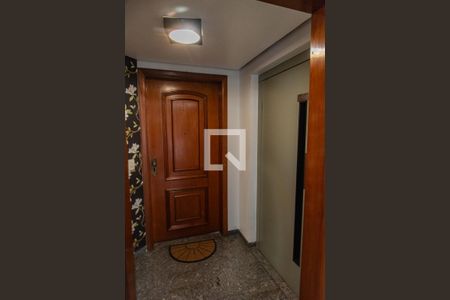 Apartamento à venda com 120m², 3 quartos e 2 vagasHall do elevador