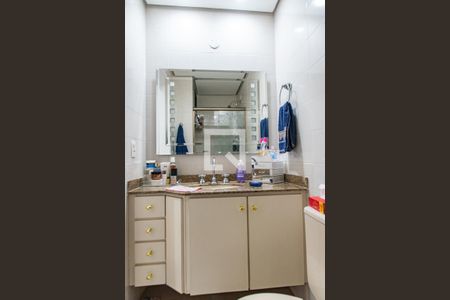 Apartamento à venda com 120m², 3 quartos e 2 vagasBanheiro da suíte