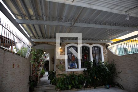 Casa à venda com 156m², 4 quartos e 2 vagas Casa à venda com 156m², 4 quartos e 2 vagasGaragem