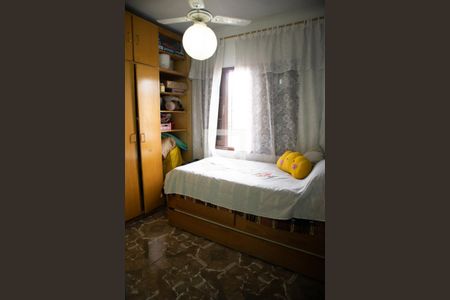 Casa à venda com 156m², 4 quartos e 2 vagas Casa à venda com 156m², 4 quartos e 2 vagasQuarto 2