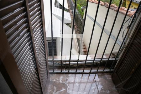 Casa à venda com 156m², 4 quartos e 2 vagas Casa à venda com 156m², 4 quartos e 2 vagasVaranda