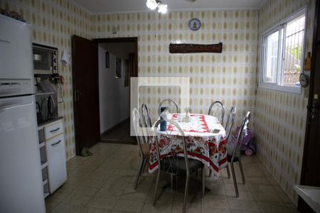 Casa à venda com 156m², 4 quartos e 2 vagas Casa à venda com 156m², 4 quartos e 2 vagasCozinha