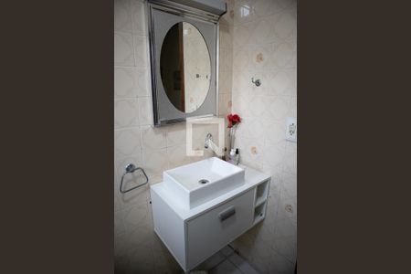 Casa à venda com 156m², 4 quartos e 2 vagas Casa à venda com 156m², 4 quartos e 2 vagasBanheiro 2