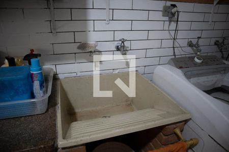 Casa à venda com 156m², 4 quartos e 2 vagas Casa à venda com 156m², 4 quartos e 2 vagasÁrea de Serviço