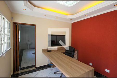 Casa à venda com 225m², 3 quartos e 1 vagaEscritório