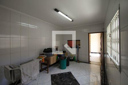 Casa à venda com 225m², 3 quartos e 1 vagaÁrea de Serviço