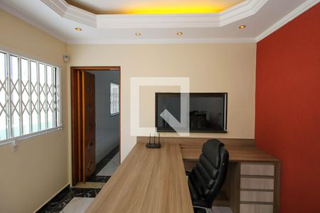 Casa à venda com 225m², 3 quartos e 1 vagaEscritório