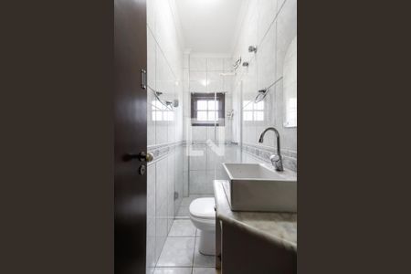 Casa à venda com 150m², 4 quartos e 2 vagasBanheiro