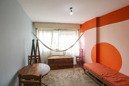 Sala e Quarto de apartamento à venda com 1 quarto, 32m² em Cidade Baixa, Porto Alegre